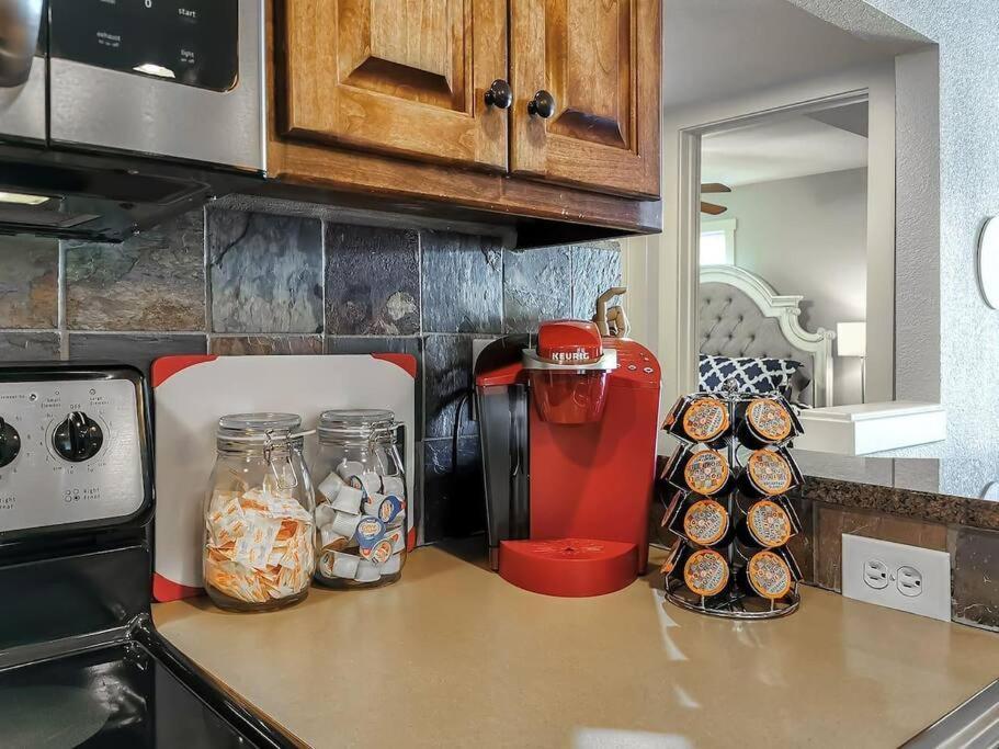 Amazing Locale 2Kingbr 1Bth Villa Kansas City Exteriör bild