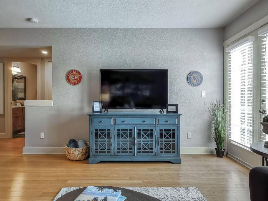 Amazing Locale 2Kingbr 1Bth Villa Kansas City Exteriör bild