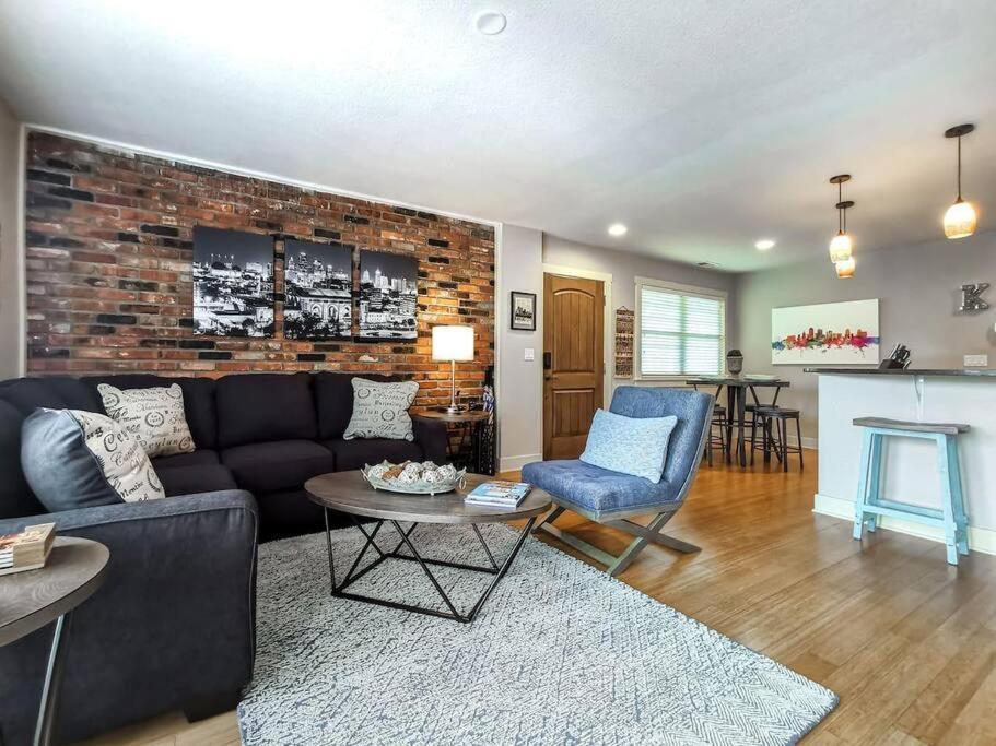 Amazing Locale 2Kingbr 1Bth Villa Kansas City Exteriör bild