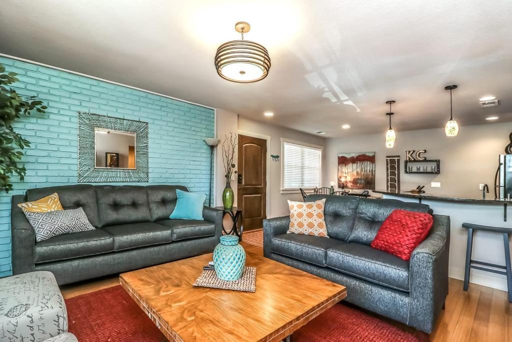 Amazing Locale 2Kingbr 1Bth Villa Kansas City Exteriör bild