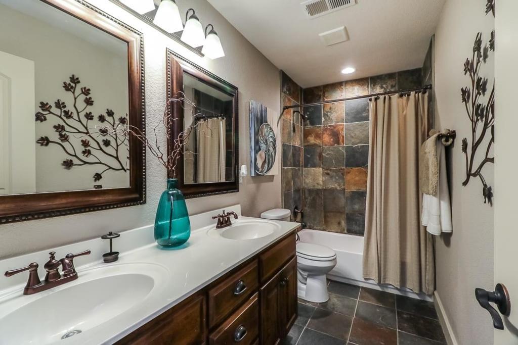 Amazing Locale 2Kingbr 1Bth Villa Kansas City Exteriör bild
